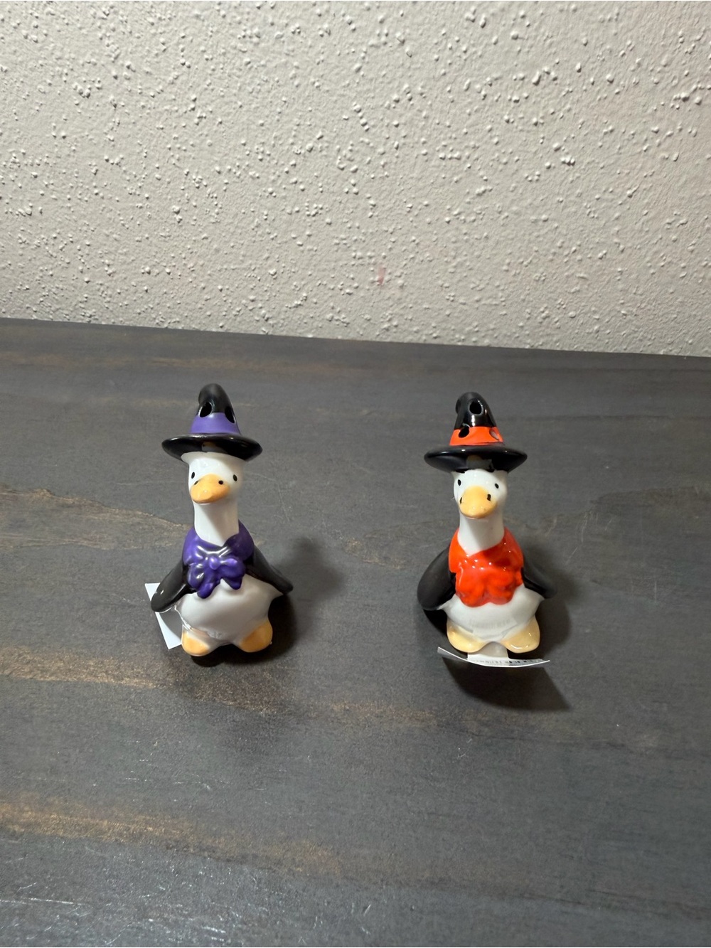 Cracker Barrel Halloween Geese Salt and Pepper shakers NEW